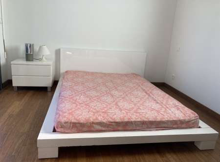 Lit + Commode + 2 lampes de chevet