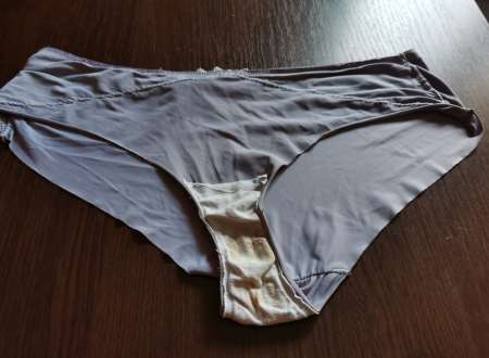 Culottes mouillées odorantes
