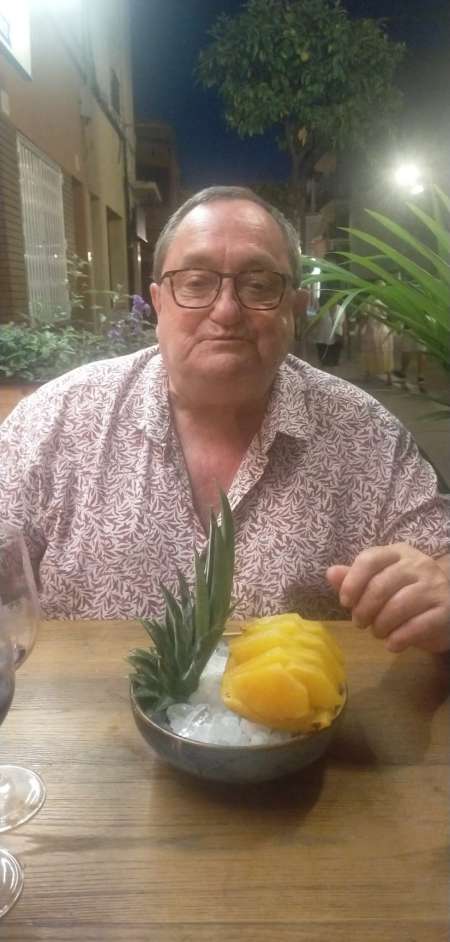  JE CHERCHE UNE FEMME DE MENAGE