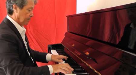 concert de piano et karaoké en live