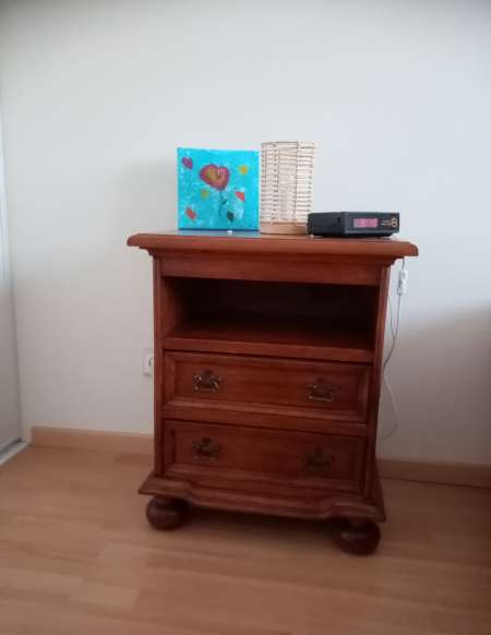 Deux tables de chevet
