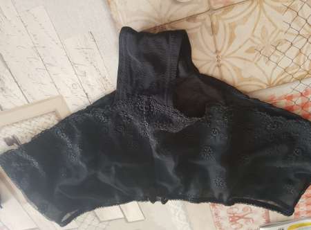 Culotte portee odorante et tâchée