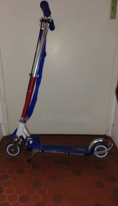 AV TROTTINETTE ENFANT NON ELECTRIQUE jusqu'à 8 ans