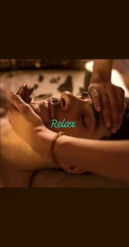 Miral masseuse 22804078