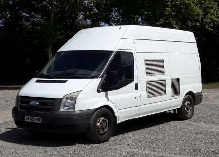 Ford Transit équipé aérogommage professionnel