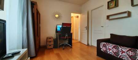 logement contre service féminin