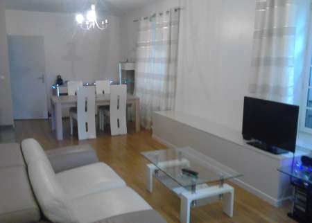 Je recherche 1 femme pour colocation