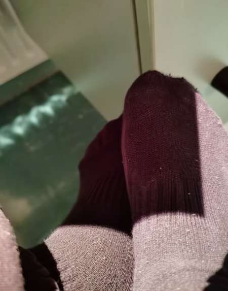 Je vends des photos de mes petits pieds