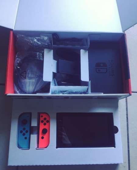 Nintendo Switch V2+Mario Kart 8+Animal Crossing NH