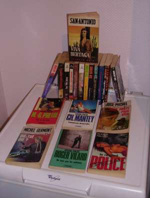 LOT DE 50 ROMANS POLICIER, ESPIONNAGE, AMOUR