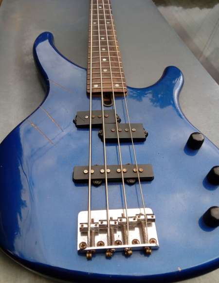 GUITARE BASSE ELECTRIQUE yamaha trbx 170