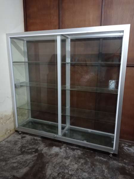 Présentoir vitré en Aluminium