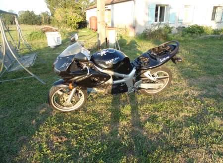 vend toute pieces suzuki sv carbu