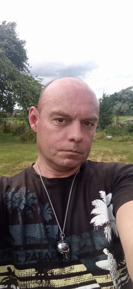  Nicos LE Jardinier