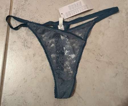 Sous vêtements porter par une étudiante de 20ans