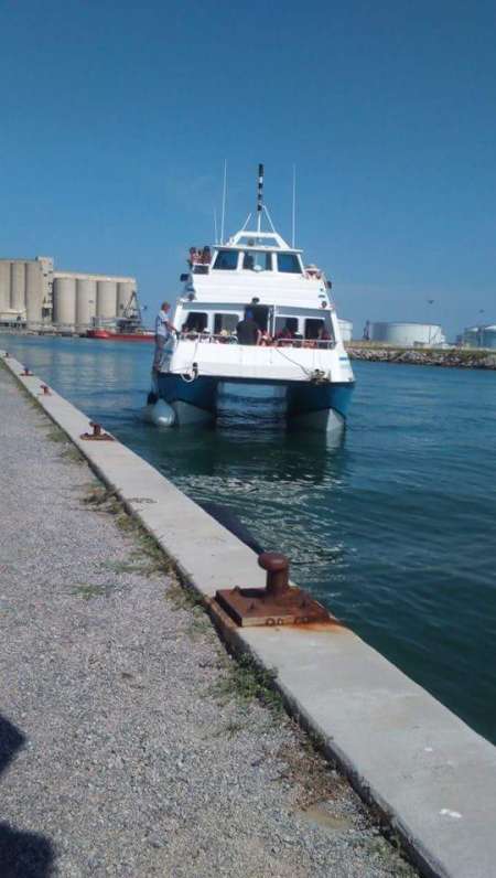  Pilote donne cours conduite bateau-F pour massage