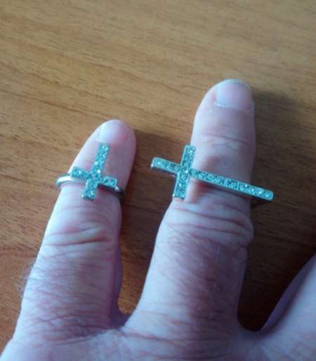 2 jolies bagues croix