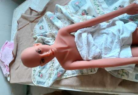 Poupée silicone realiste