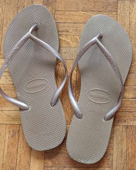 Mes tongs Havaianas portées (grande pointure)