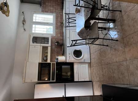 Six-Fours T2 meublé bas de villa