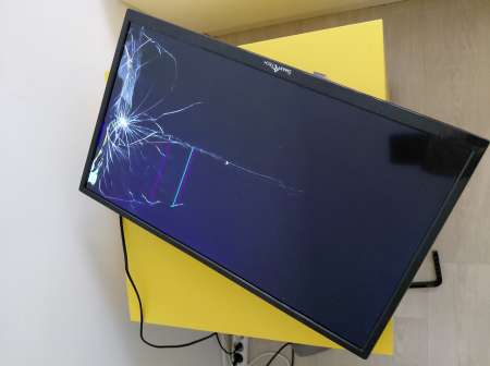 TV android écran cassé - pour REPARATION ou PIECES