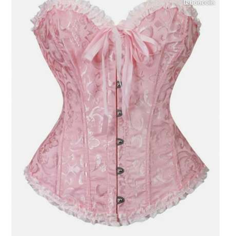 Corsets en trois coloris