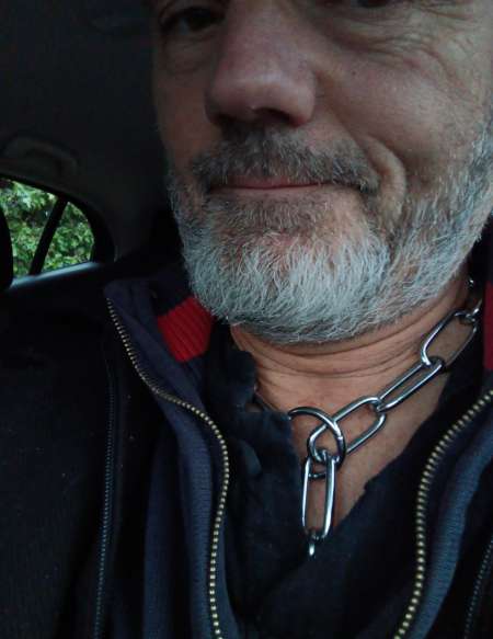 Homme docile cherche hébergement contre corvées