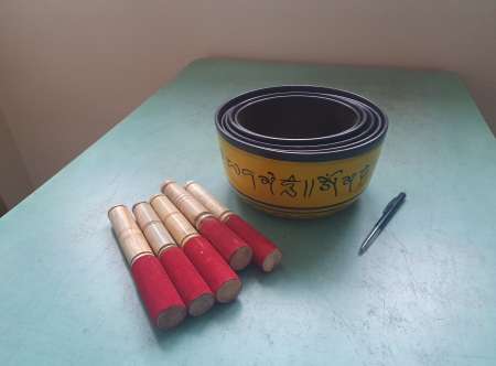 Un lot de 5 bols chantants