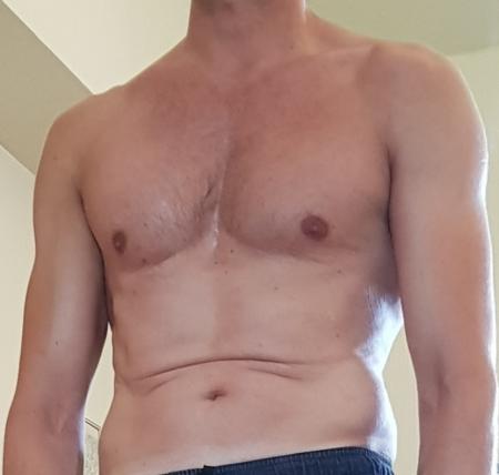 Modèle vivant homme pour dessin ou massage