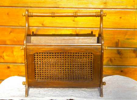 PORTE-REVUES en bois et cannage