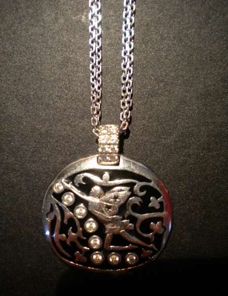 CHAINE avec pendentif « Elfe »