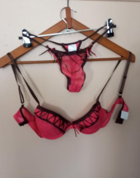 Ensemble lingerie en don