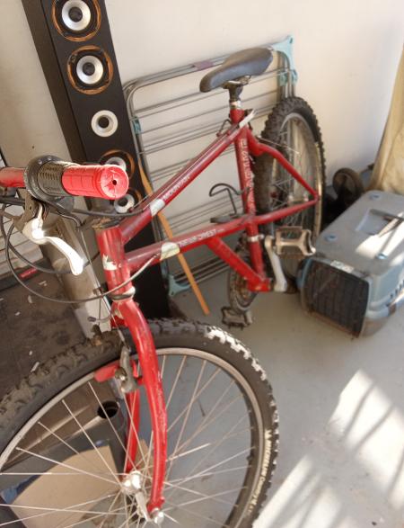 vtt homme femme bon etat juste regonflé pneu