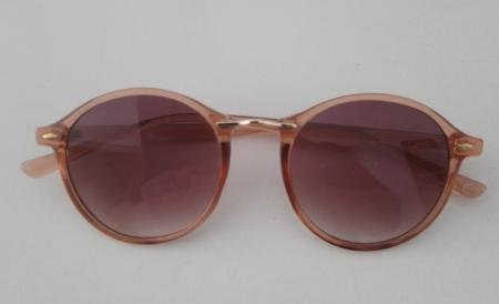 Lunette de soleil marron