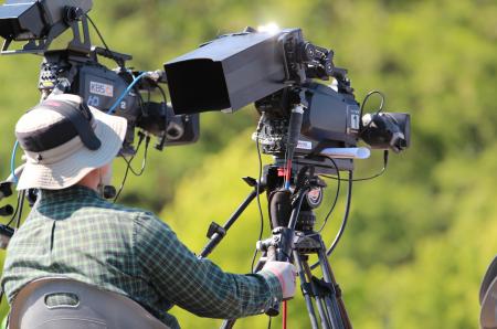 cherche cameraman et monteur