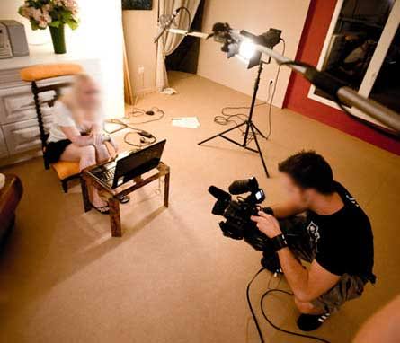 Recherche des acteurs pour vidéos adultes.