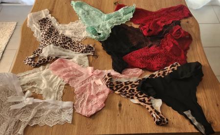 Tanga dentelle plusieurs couleurs