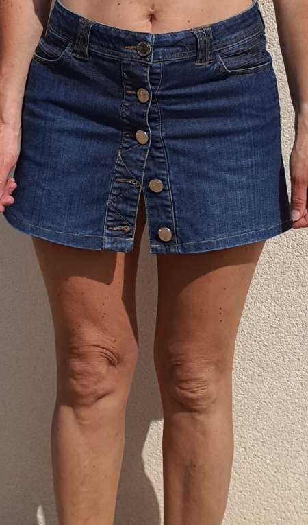 Mini jupe en jeans à boutons