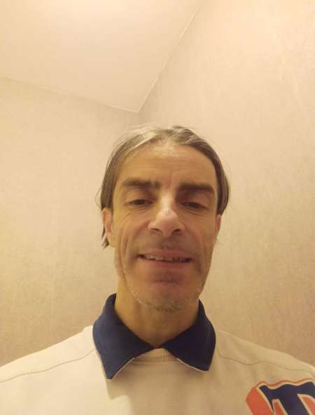 homme cherche emploi dans le commercial itinérant