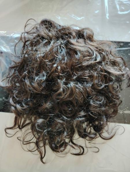 Perruques très bonne qualité rousse ou brune