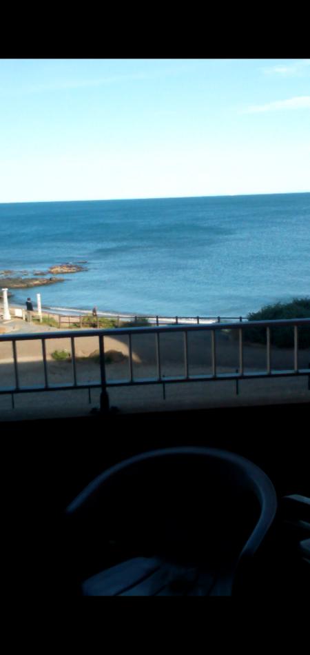 Apparemment pleine vu mer