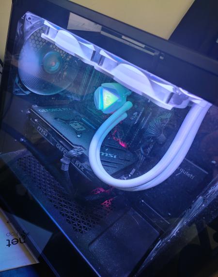 Pc gamer RTX4070SUPER