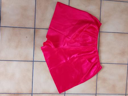Short rouge femme taille 46/48