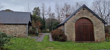 Longère 205m2 avec 4 dépendances&puits&four à pain
