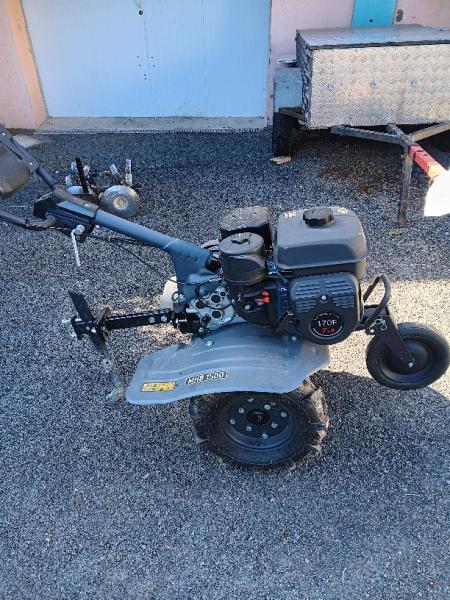 Particulier vends motoculteur