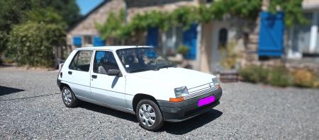 A vendre Super 5 de 1995