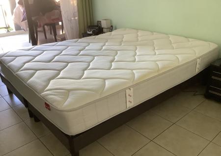 Cause départ vends MATELAS bon état